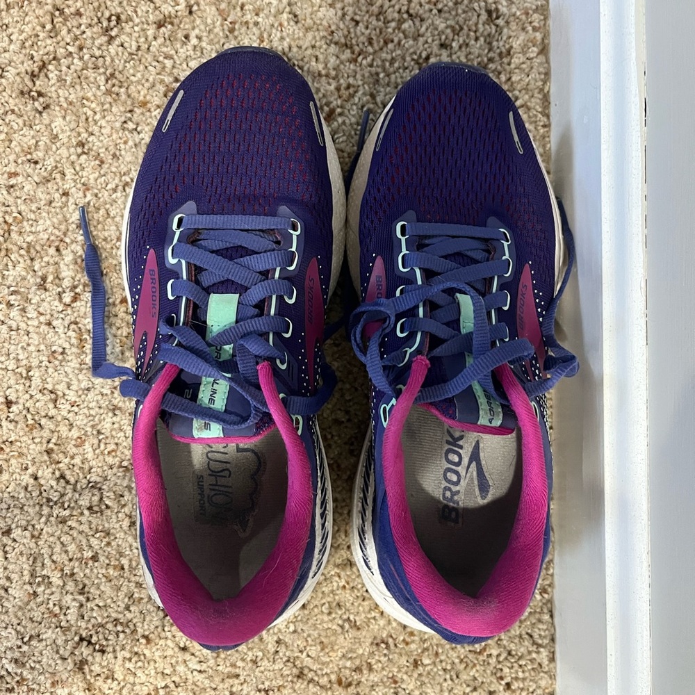 Brooks adrenaline GTS 22, women’s 6.5 - Picture 2 of 8